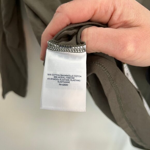 Lands End. Womens 3/4 Sleeve Blouse. Forest Moss Green Color. Size M, Fits L. - Picture 9 of 9